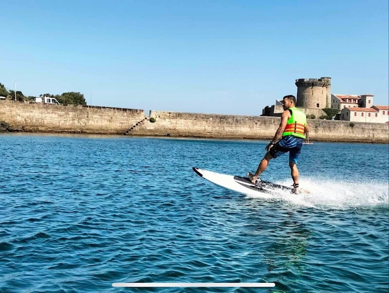 Photo de Jet Surf 64