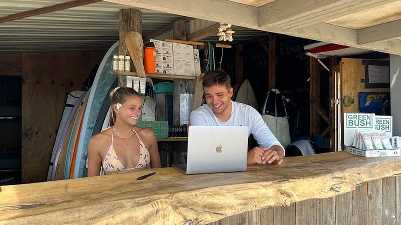 Photo de Natural Surf School